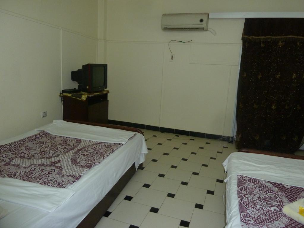 Venus Hostel Il Il Cairo Esterno foto